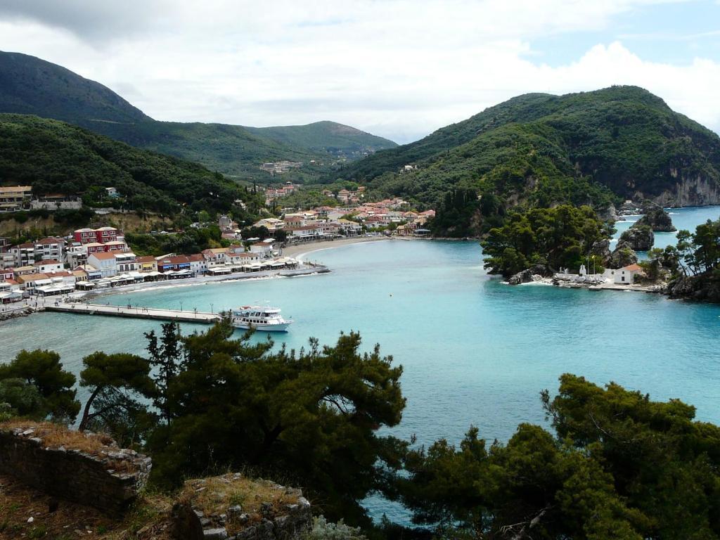 Hotel San Nectarios Parga Exterior foto